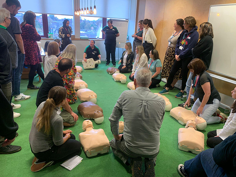 Practical First Aid course with students